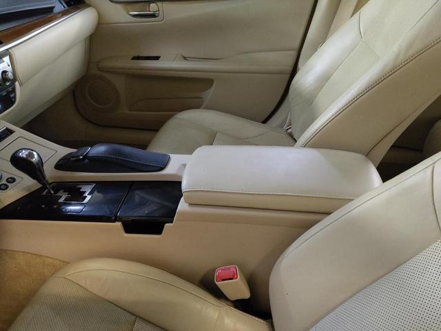 Photo of 2015 Deep Sea Mica Lexus ES 300h