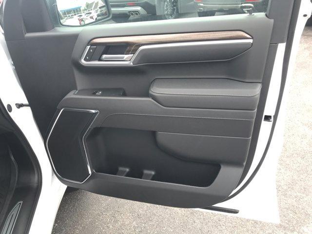Photo of 2025 Summit White Chevrolet Silverado 1500