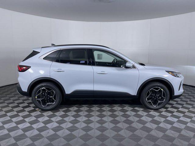 Photo of 2026 SPACE SILVER METALLIC Ford Escape