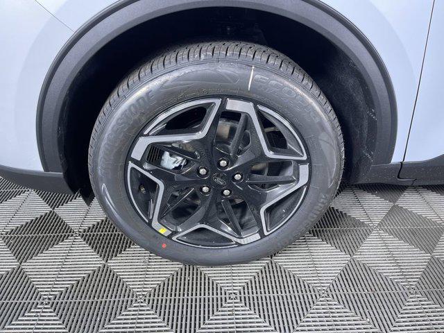 Photo of 2026 SPACE SILVER METALLIC Ford Escape