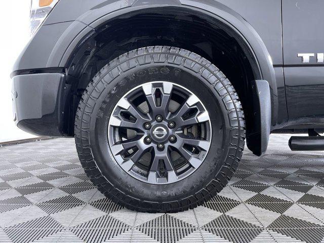 Photo of 2018 Magnetic Black Nissan Titan
