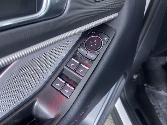 Photo of 2025 Star White Metallic Tri-Coat Ford Explorer