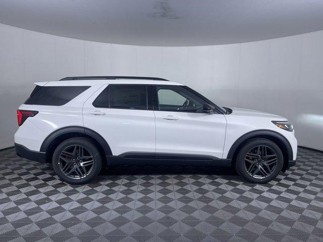 Photo of 2025 Star White Metallic Tri-Coat Ford Explorer
