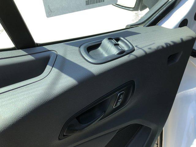Photo of 2025 Oxford White Ford Transit-350