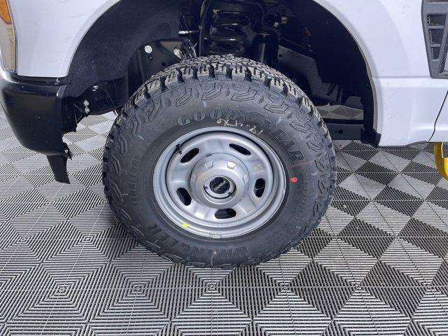 Photo of 2025 Oxford White Ford F-350