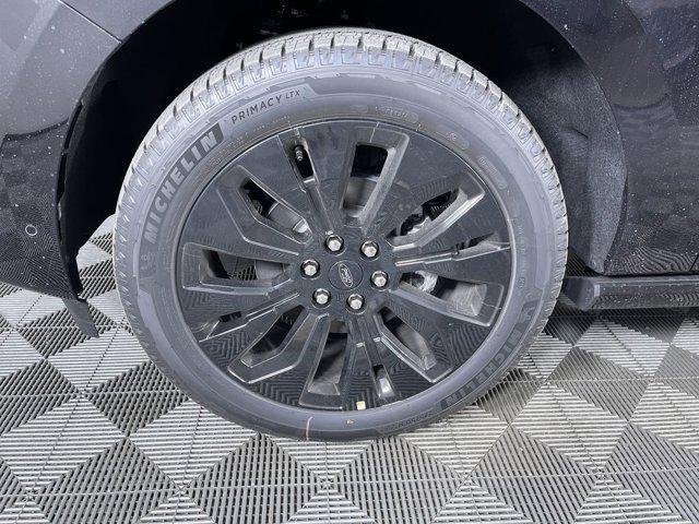 Photo of 2025 Agate Black Metallic Ford Expedition Max