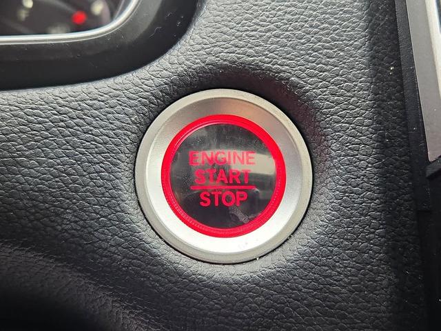 Photo of 2022 Platinum White Pearl Honda CR-V