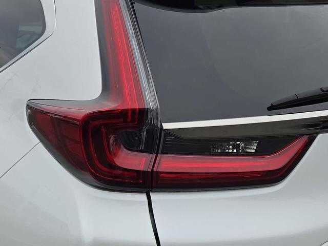 Photo of 2022 Platinum White Pearl Honda CR-V