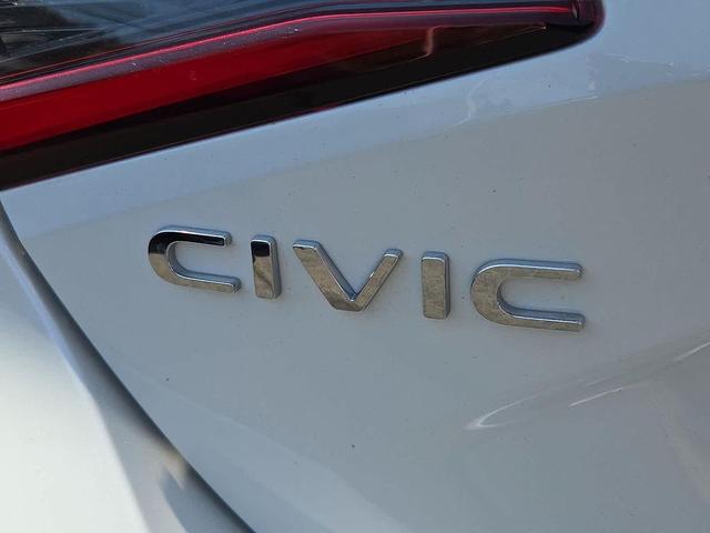 Photo of 2022 Platinum White Pearl Honda Civic