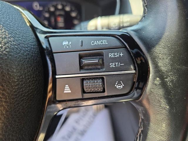 Photo of 2022 Platinum White Pearl Honda Civic