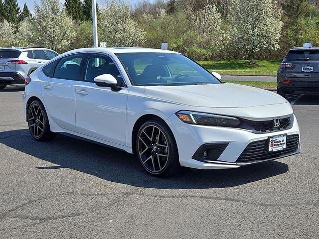 Photo of 2022 Platinum White Pearl Honda Civic