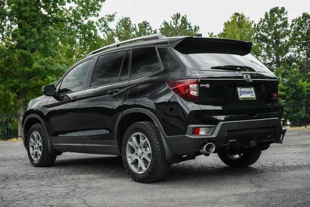 Photo of 2025 Crystal Black Pearl Honda Passport
