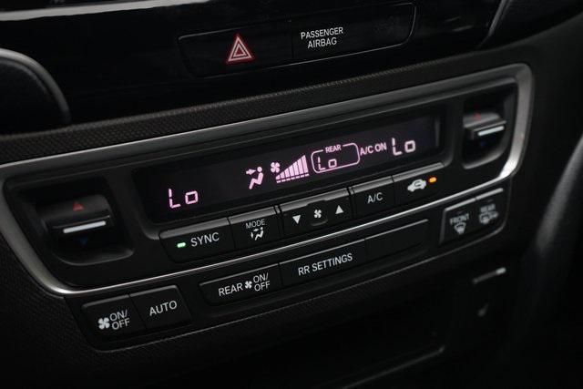 Photo of 2025 Crystal Black Pearl Honda Passport