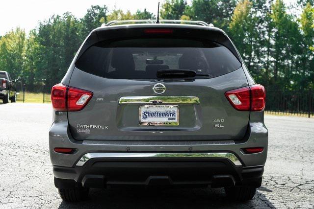 Photo of 2018 Gun Metallic Nissan Pathfinder