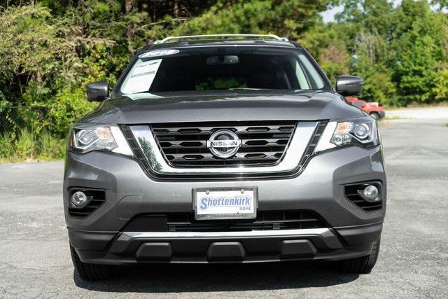 Photo of 2018 Gun Metallic Nissan Pathfinder