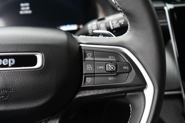 Photo of 2024 Silver Zynith Jeep Grand Cherokee L