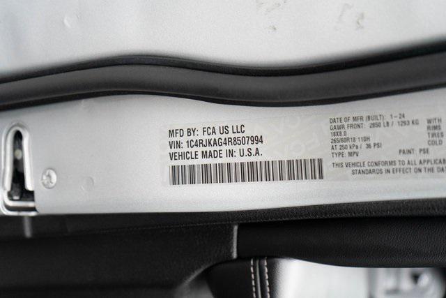 Photo of 2024 Silver Zynith Jeep Grand Cherokee L