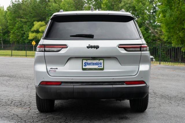 Photo of 2024 Silver Zynith Jeep Grand Cherokee L