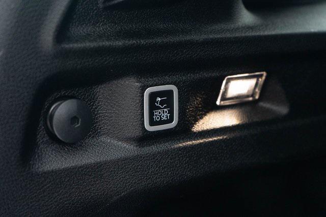 Photo of 2024 Silver Zynith Jeep Grand Cherokee L