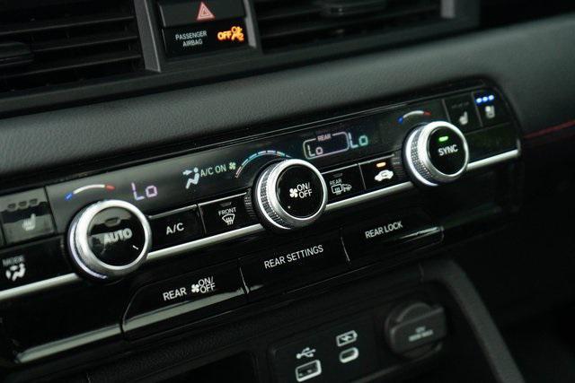 Photo of 2025 Gray Honda Pilot
