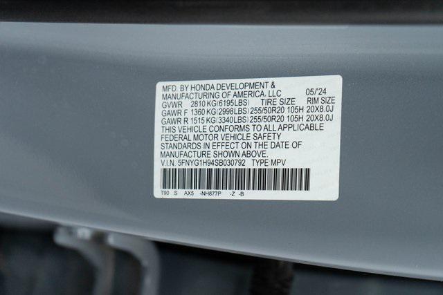 Photo of 2025 Gray Honda Pilot