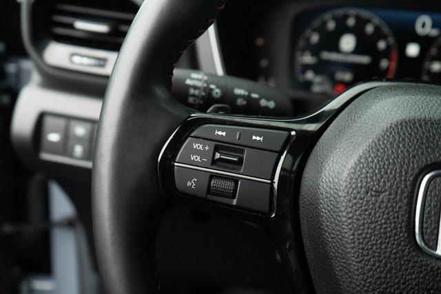 Photo of 2025 Gray Honda Pilot