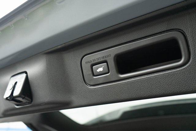 Photo of 2025 Gray Honda Pilot