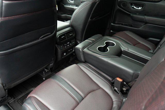 Photo of 2025 Gray Honda Pilot