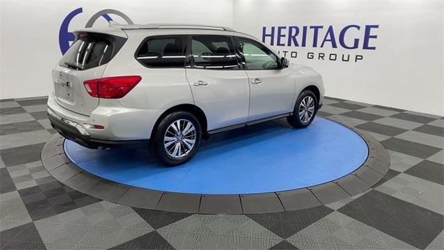 Photo of 2019 Brilliant Silver Metallic Nissan Pathfinder