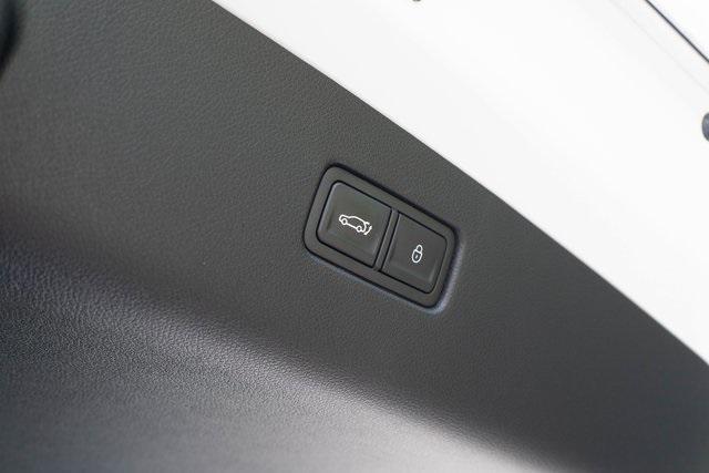Photo of 2023 Uyuni White Genesis GV70