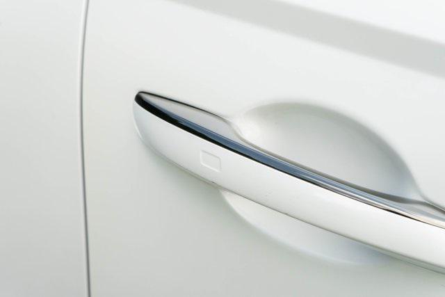 Photo of 2023 Uyuni White Genesis GV70