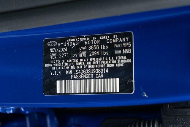 Photo of 2025 Intense Blue Hyundai ELANTRA