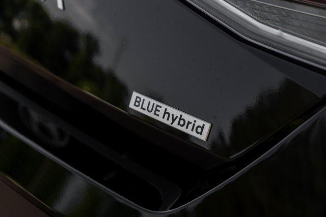 Photo of 2025 Abyss Black Hyundai ELANTRA HEV