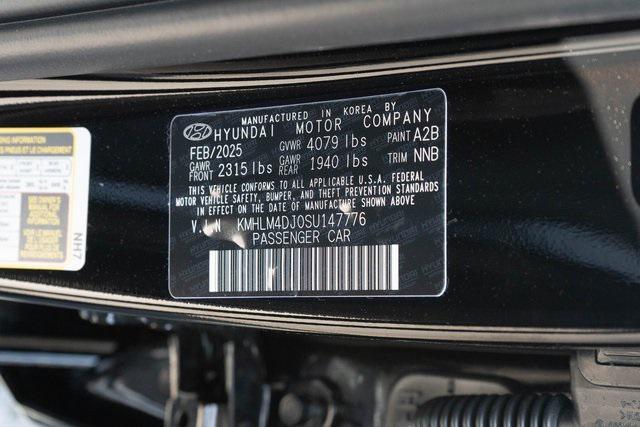 Photo of 2025 Abyss Black Hyundai ELANTRA HEV