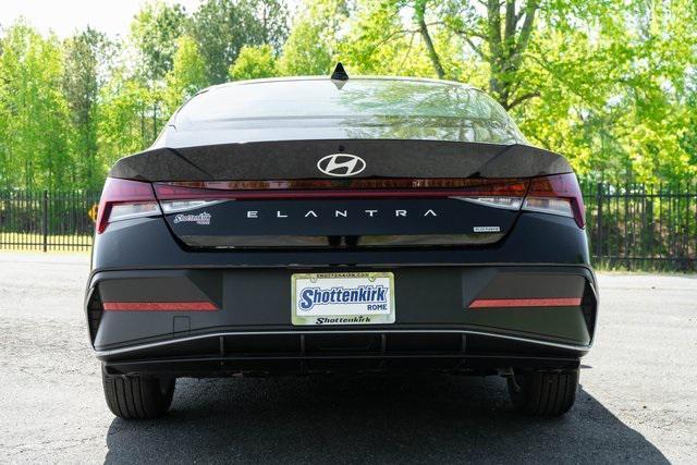 Photo of 2025 Abyss Black Hyundai ELANTRA HEV