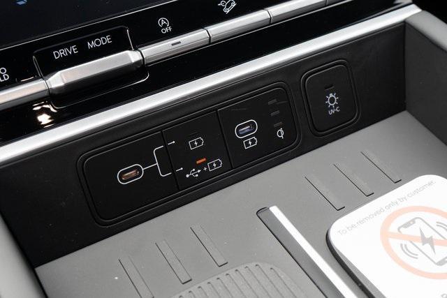 Photo of 2025 Hampton Gray Hyundai SANTA FE