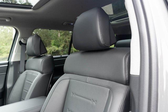 Photo of 2025 Hampton Gray Hyundai SANTA FE