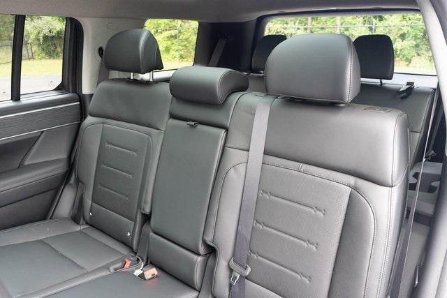 Photo of 2025 Hampton Gray Hyundai SANTA FE