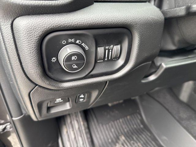 Photo of 2025 Granite Crystal Metallic Clearcoat RAM 1500
