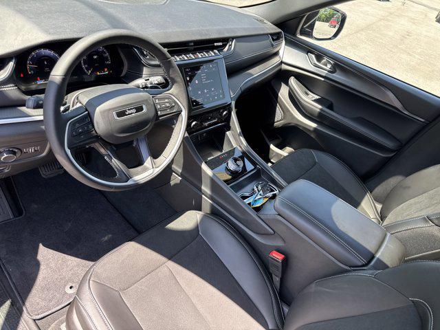 Photo of 2025 Baltic Gray Metallic Clearcoat Jeep Grand Cherokee