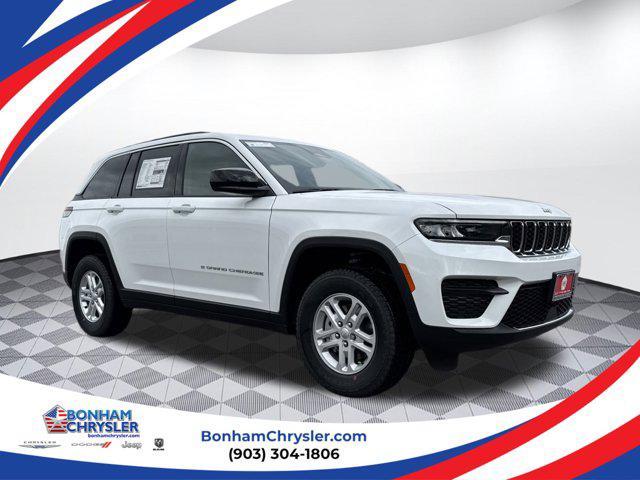 Photo of 2025 Bright White Clearcoat Jeep Grand Cherokee