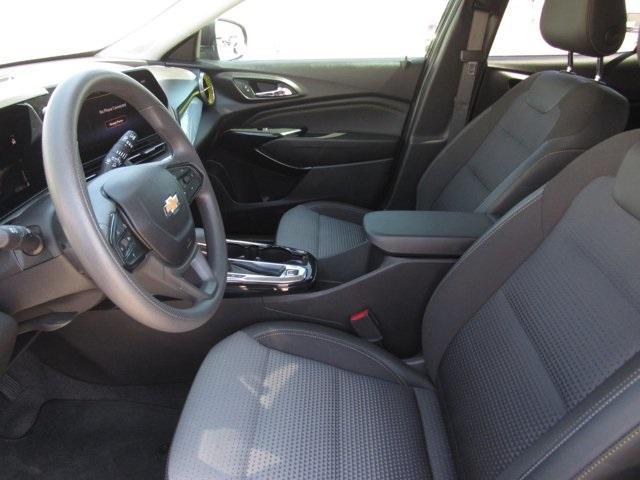 Photo of 2024 Mosaic Black Metallic Chevrolet Trax