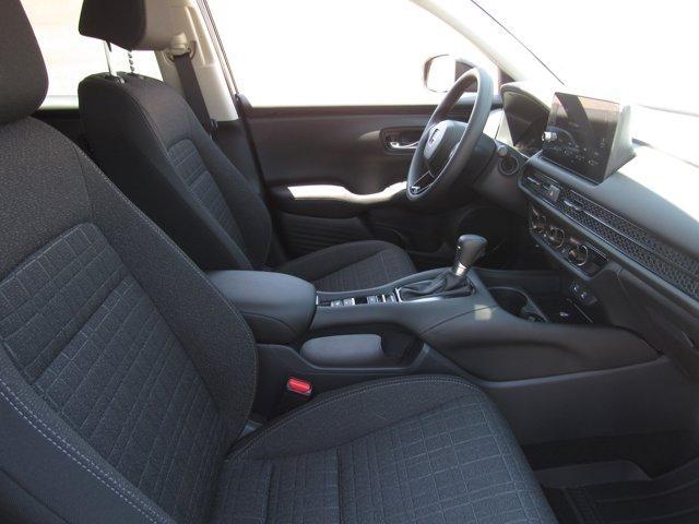 Photo of 2026 Platinum White Pearl Honda HR-V