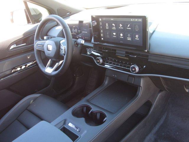 Photo of 2025 Sonic Gray Pearl Honda Prologue
