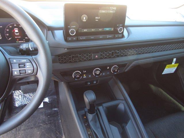 Photo of 2025 Platinum White Pearl Honda Accord