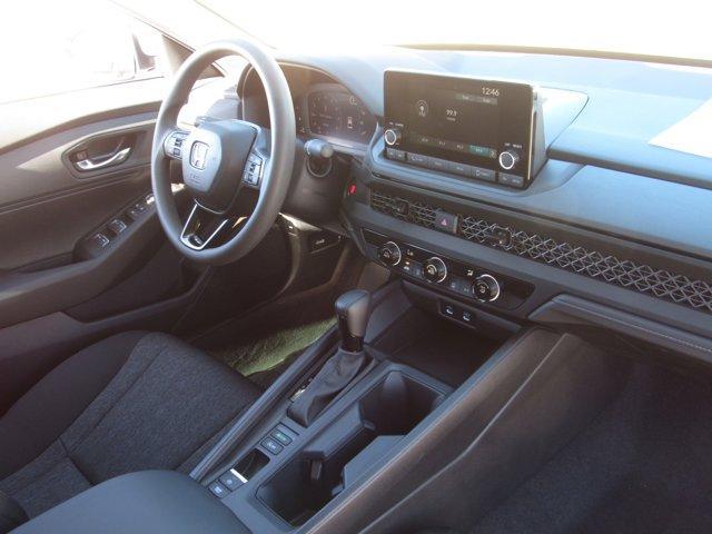 Photo of 2025 Platinum White Pearl Honda Accord