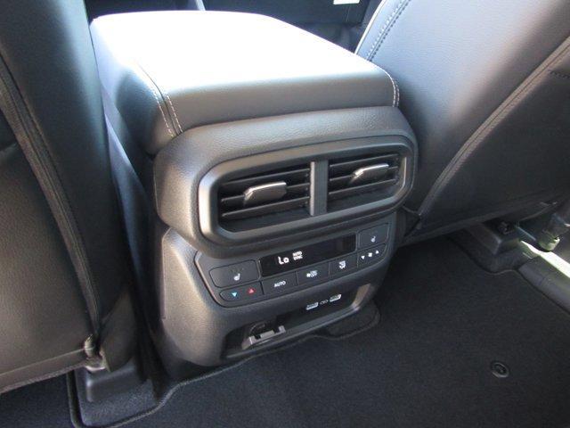 Photo of 2025 Platinum White Pearl Honda Pilot