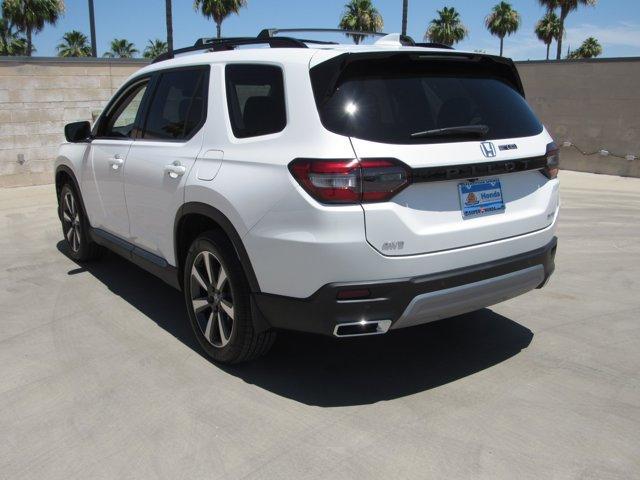 Photo of 2025 Platinum White Pearl Honda Pilot