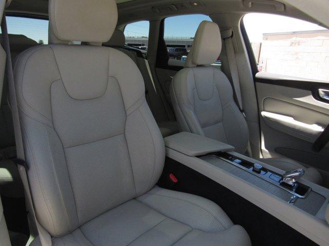 Photo of 2022 Denim Blue Metallic Volvo XC60 Recharge Plug-In Hybrid