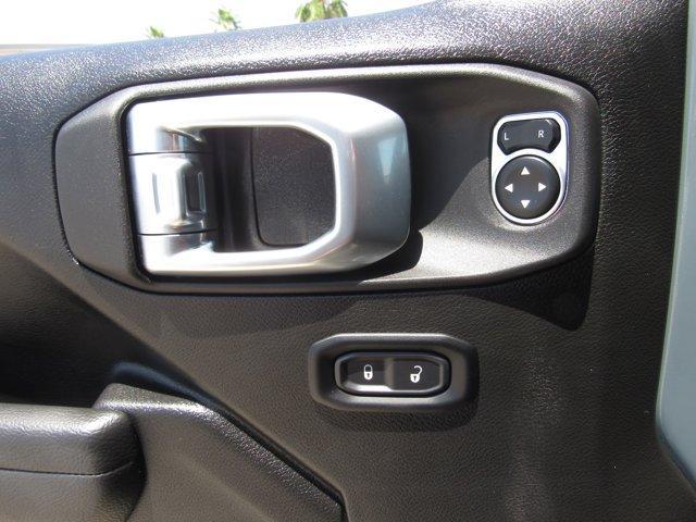 Photo of 2025 Anvil Clearcoat Jeep Wrangler